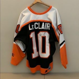 Flyers jersey signed LeClair
